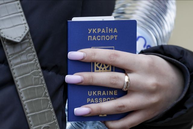 UK Relaxes Entry Requirements For Ukrainian Refugees After Mounting ...