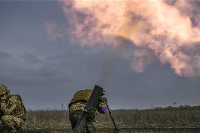 Ukrainian Soldiers On Front Line In Donetsk Continue Heavy Fire At