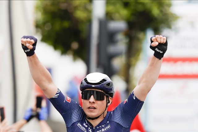 Belgian cyclist Jasper Philipsen wins stage 3 of Tour de France ...