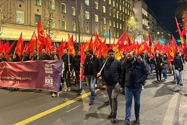 Thousands rally in Athens against Greece’s deployment of warship to Red ...