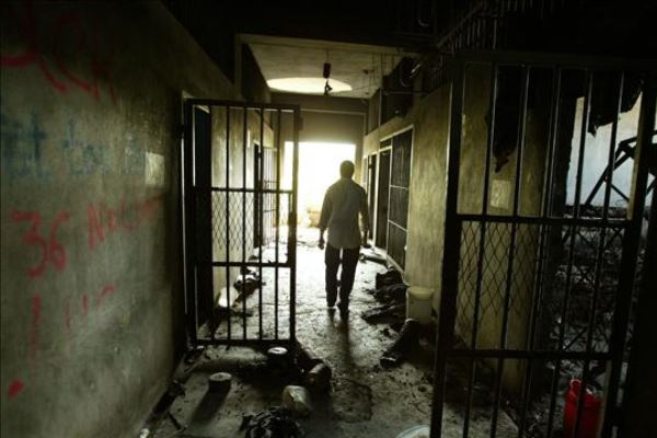 Suriyeli mahkumlar Hama hapishanesini ele geçirdi Timeturk Haber