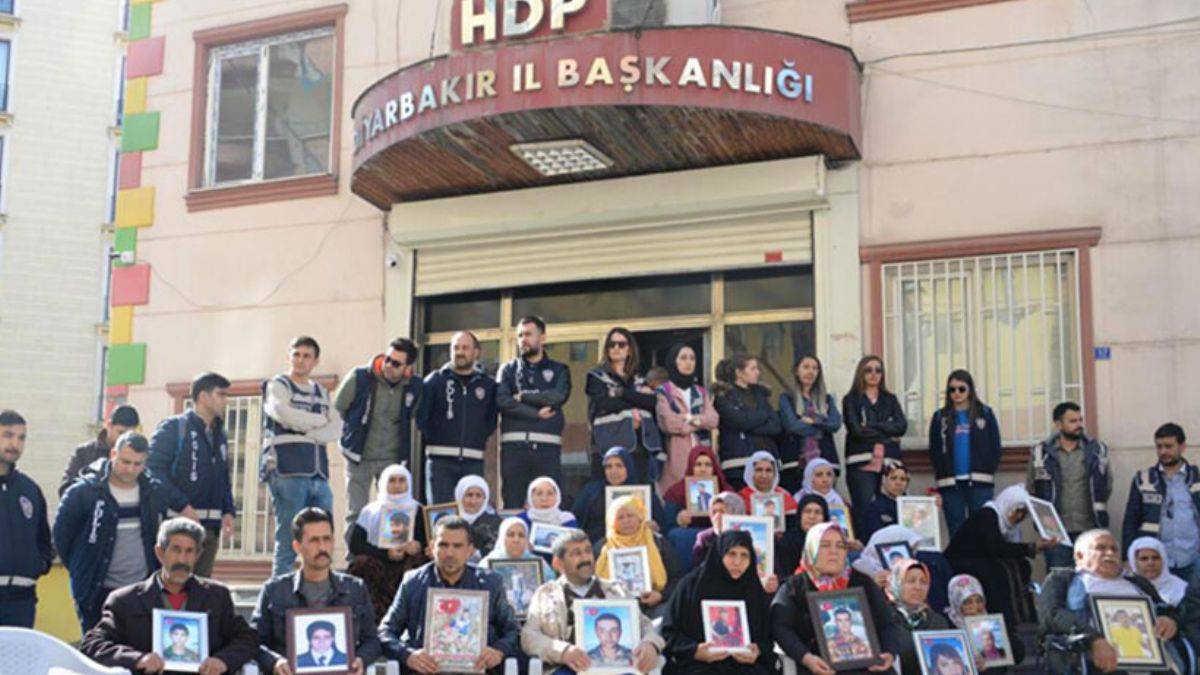 Diyarbakır Anneleri, evlat nöbetini 24 saat tutacak