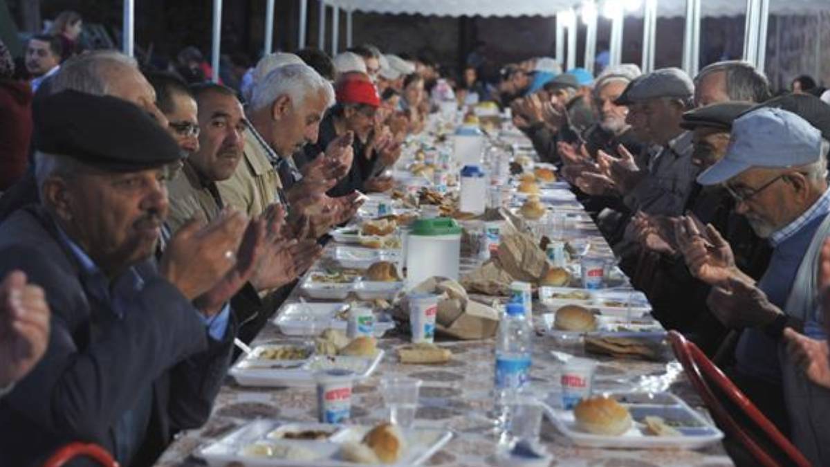 Zeytinburnu iftar çadırı nerede? 2022 Zeytinburnu sokak iftarı hangi mahallede? Zeytinburnu Ramazan (iftar) çadırı kuruldu mu?