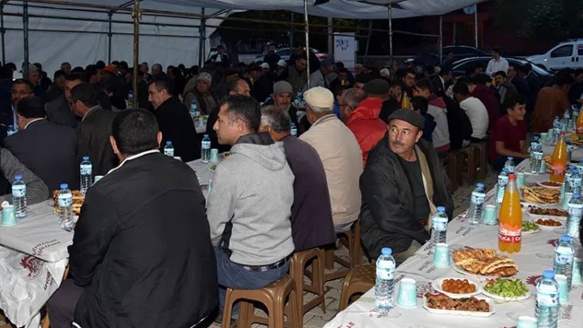 Küçükçekmece'de iftar çadırı nerede? Küçükçekmece Ramazan (iftar) çadırı kuruldu mu? İftar çadırı hangi meydanda?