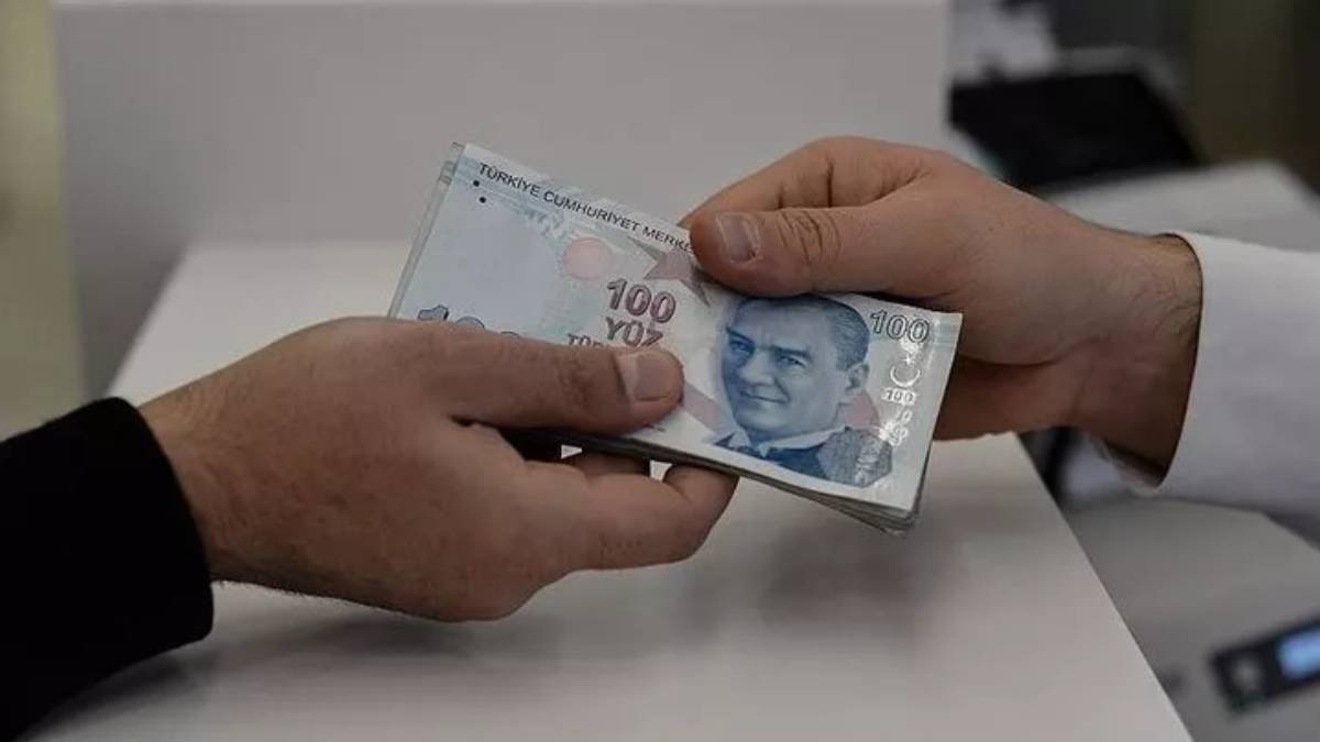 2022 bayram ikramiyesi 1100 lira (TL) mi? Emekli bayram ikramiyesine zam yapılmayacak mı? Ramazan bayram ikramiyesi (bin 100) bin yüz lira mı?