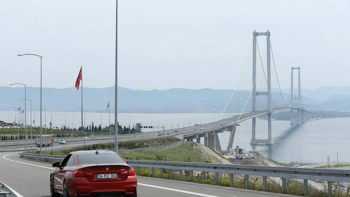 Bayramda paralı yollar ücretsiz mi? Hangi yollar ücretsiz? Ramazan bayramında 15 Temmuz (Boğaziçi) FSM Köprüsü ücretsiz mi, bedava mı?