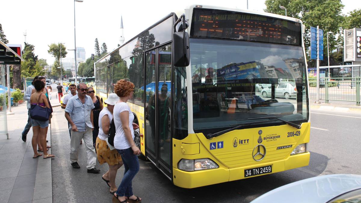 İstanbul'da bugün otobüsler ücretsiz mi? İETT otobüsleri 4 -5 Haziran'da AUZEF-LGS sınava girenlere bedava  mi? AUZEF-LGS öğrencilerine otobüs, metrobüs, ücretsiz mi?