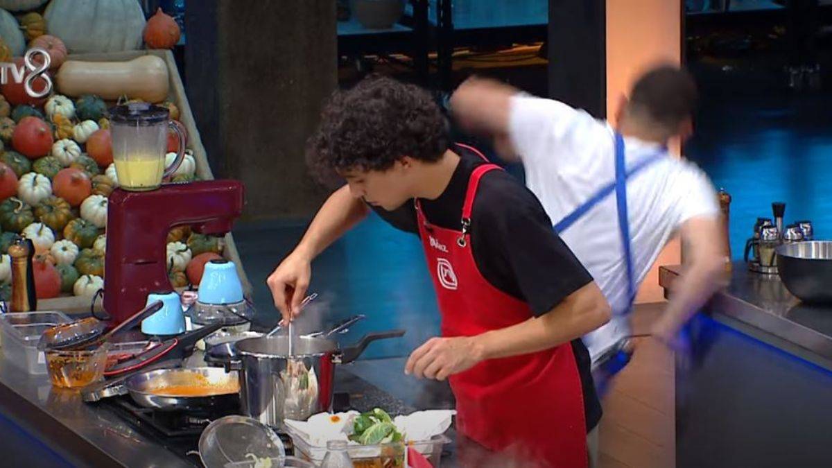 Masterchef yeni bölümde düşen kim? Masterchef 112 bölüm hangi mavi takım yarışmacısı düştü?