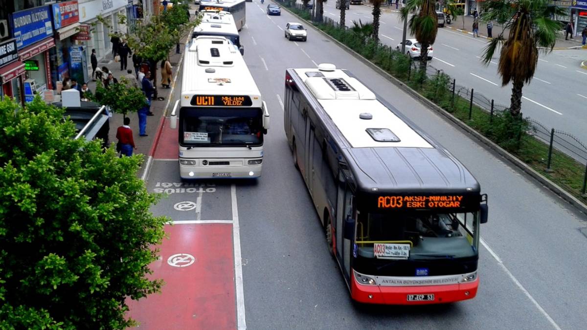 10 Kasım'da Antalya'da otobüsler ücretsiz mi? Bugün Antalya'da otobüs, metro bedava mı? Antalya 10 Kasım toplu taşıma paralı mı?