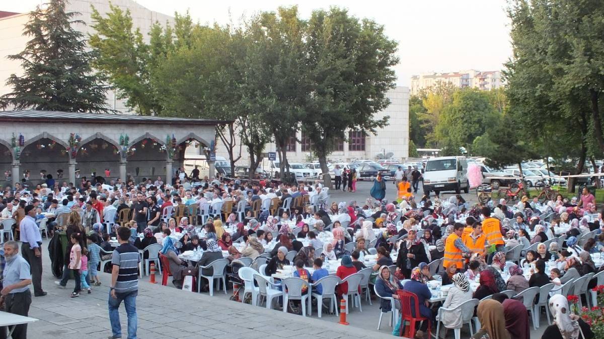 Kayseri iftar çadırı 2023 | Kayseri'de Ramazan iftar çadırı nerede kuruldu? Melikgazi, Kocasinan,  Kocasinan, Talas, Develi iftar sofrası