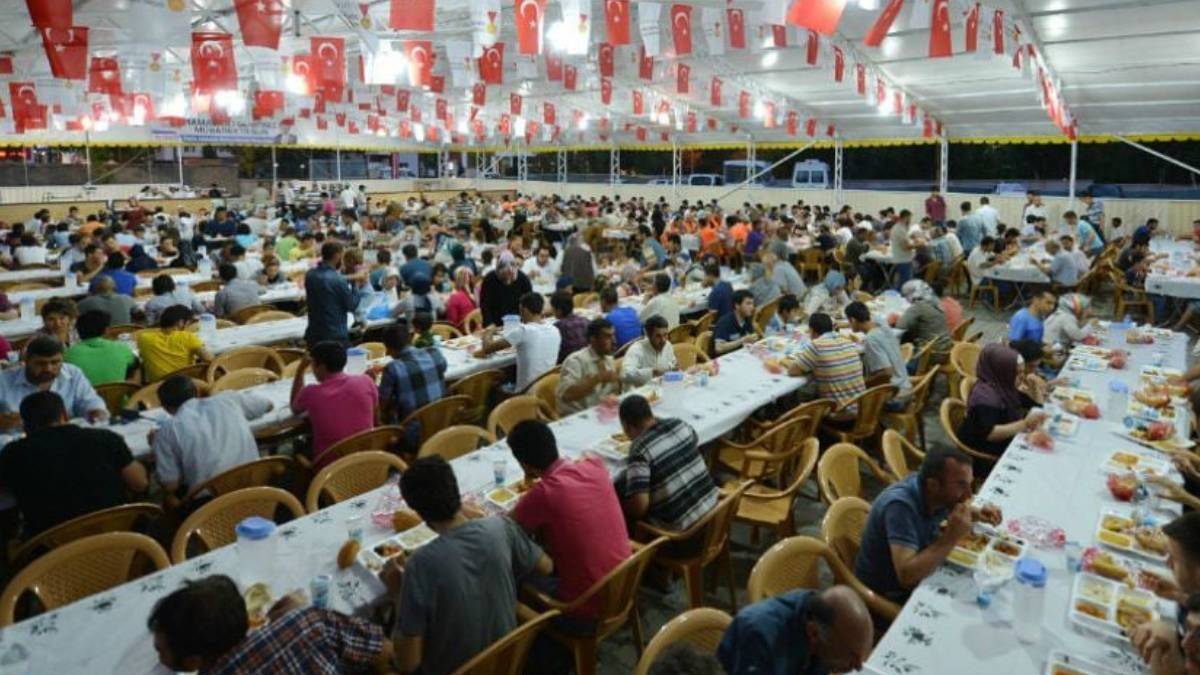 Adana İftar çadırı 2023 | Adana'da iftar çadırları nerede? Adana ücretsiz iftar yemeği