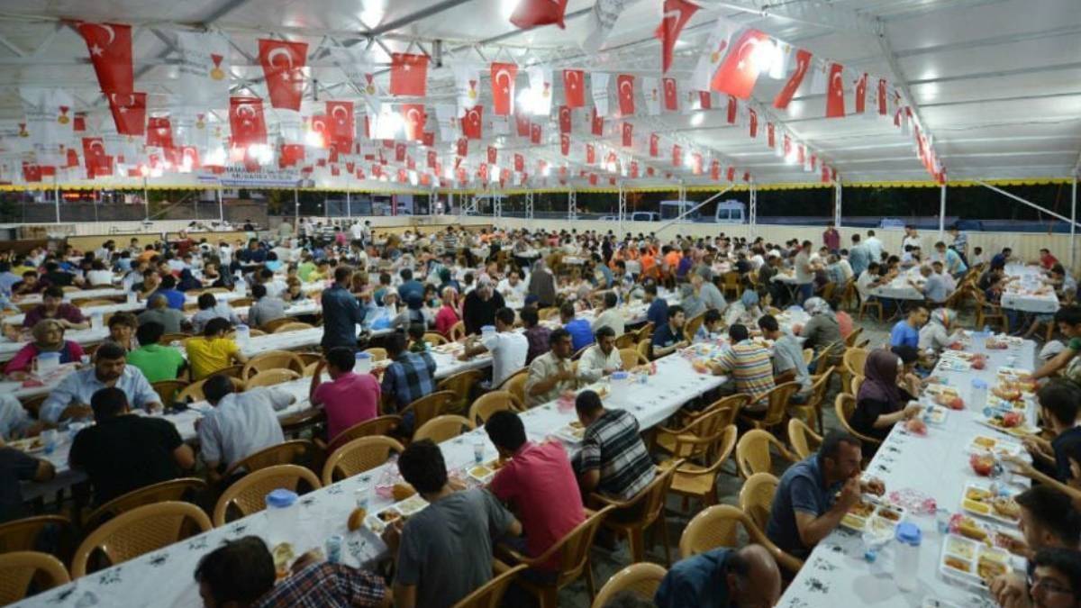 Zeytinburnu iftar çadırı nerede? 2023 Zeytinburnu sokak iftarı hangi mahallede? Zeytinburnu'da Ramazan çadırı kuruldu mu?