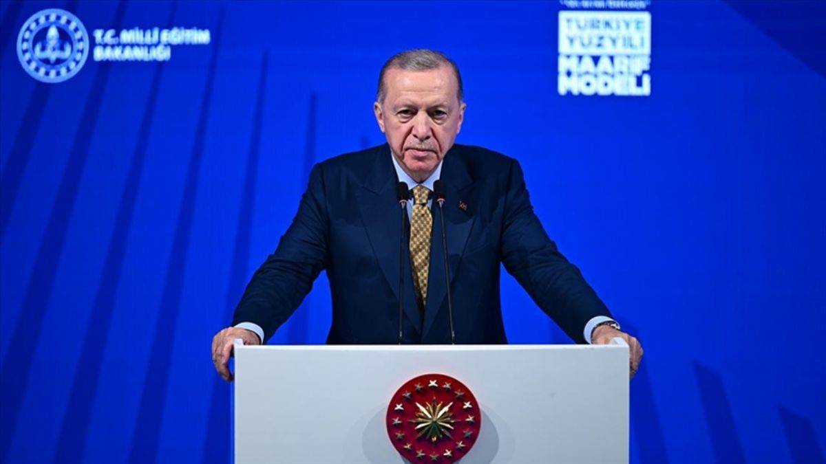 Erdoğan: Küresel cinsiyetsizleştirme belasının önüne geçeceğimize inanıyorum