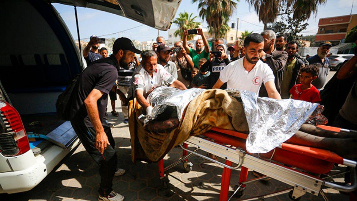 Gazze'de katliam; İsrail sabaha kadar bombaladı