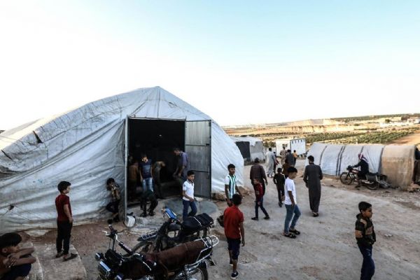 İdlib'deki çadır kamplarında buruk bayram