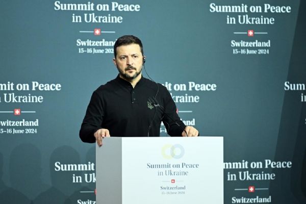 Zelenskiy'den barış açıklaması