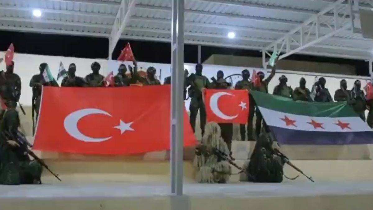 Suriye Milli Ordusu'ndan Türk bayraklı mesaj