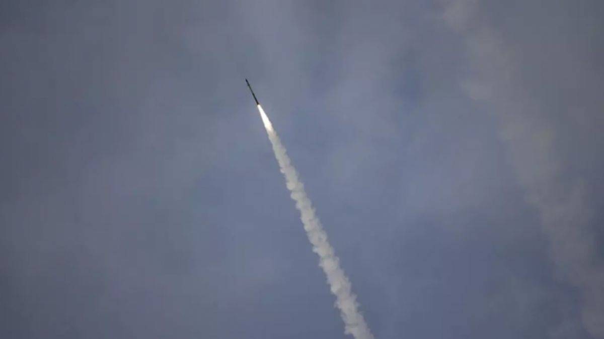 Lübnan'dan 15 roket atıldı