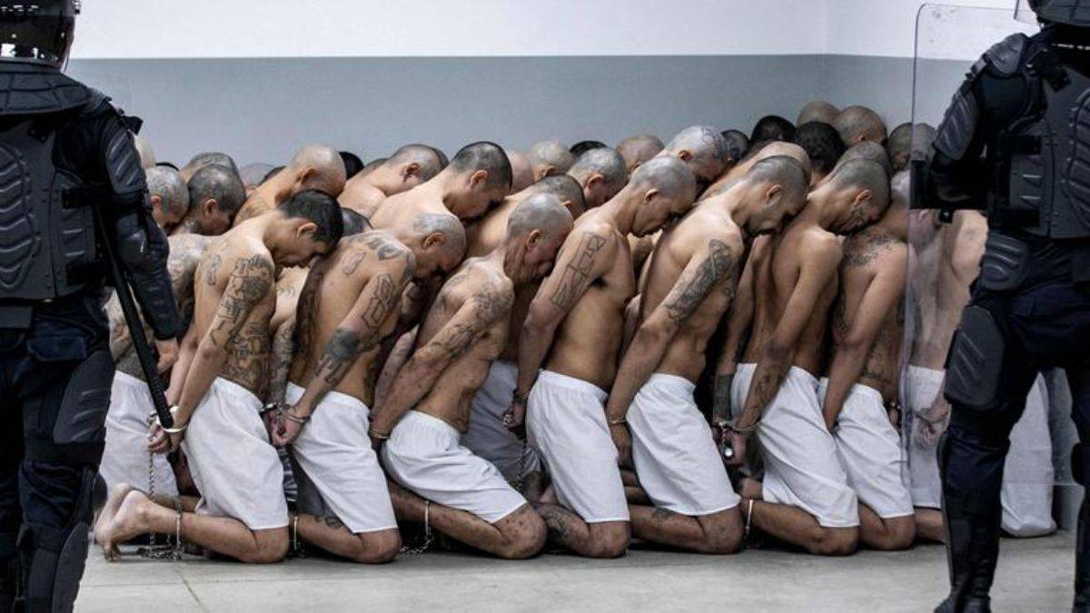 El Salvador hapishaneleri cehennemi andırıyor