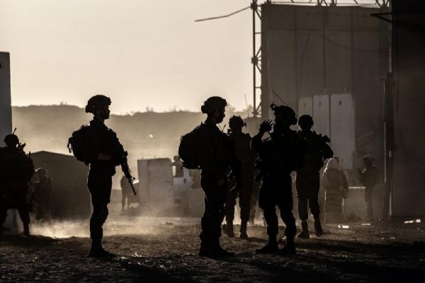 Hizbullah, İsrail'e ait iki askeri karargahı hedef aldı