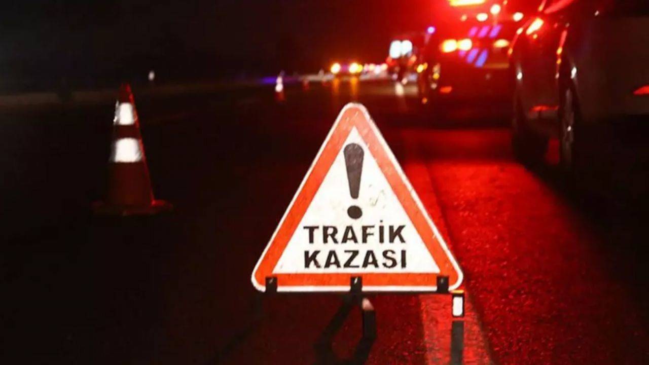 Burdur'da iki otomobilin çarpıştığı kazada 2 kişi hayatını kaybetti