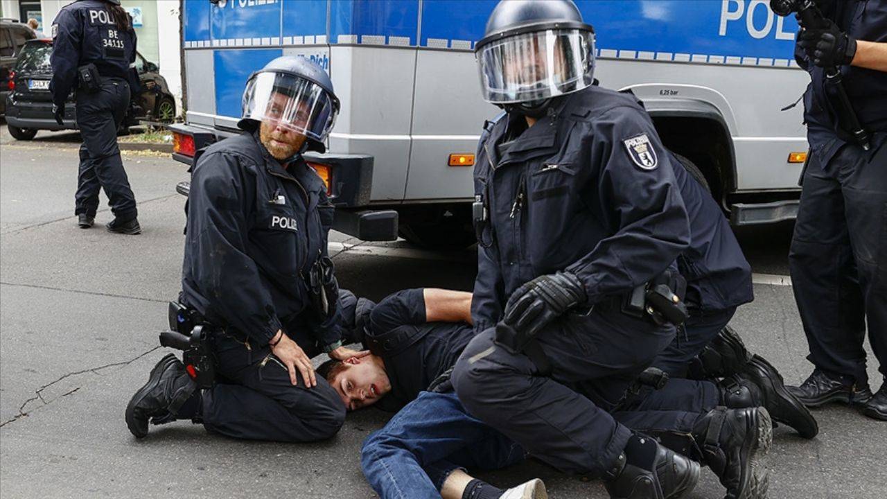 Alman polisinin yabancılara karşı önyargıları