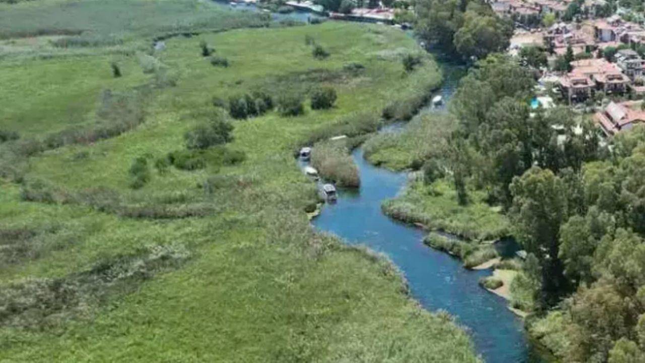 Akyaka'nın doğal akvaryumu: Kadın Azmağı çevre dostu teknelerle korunuyor