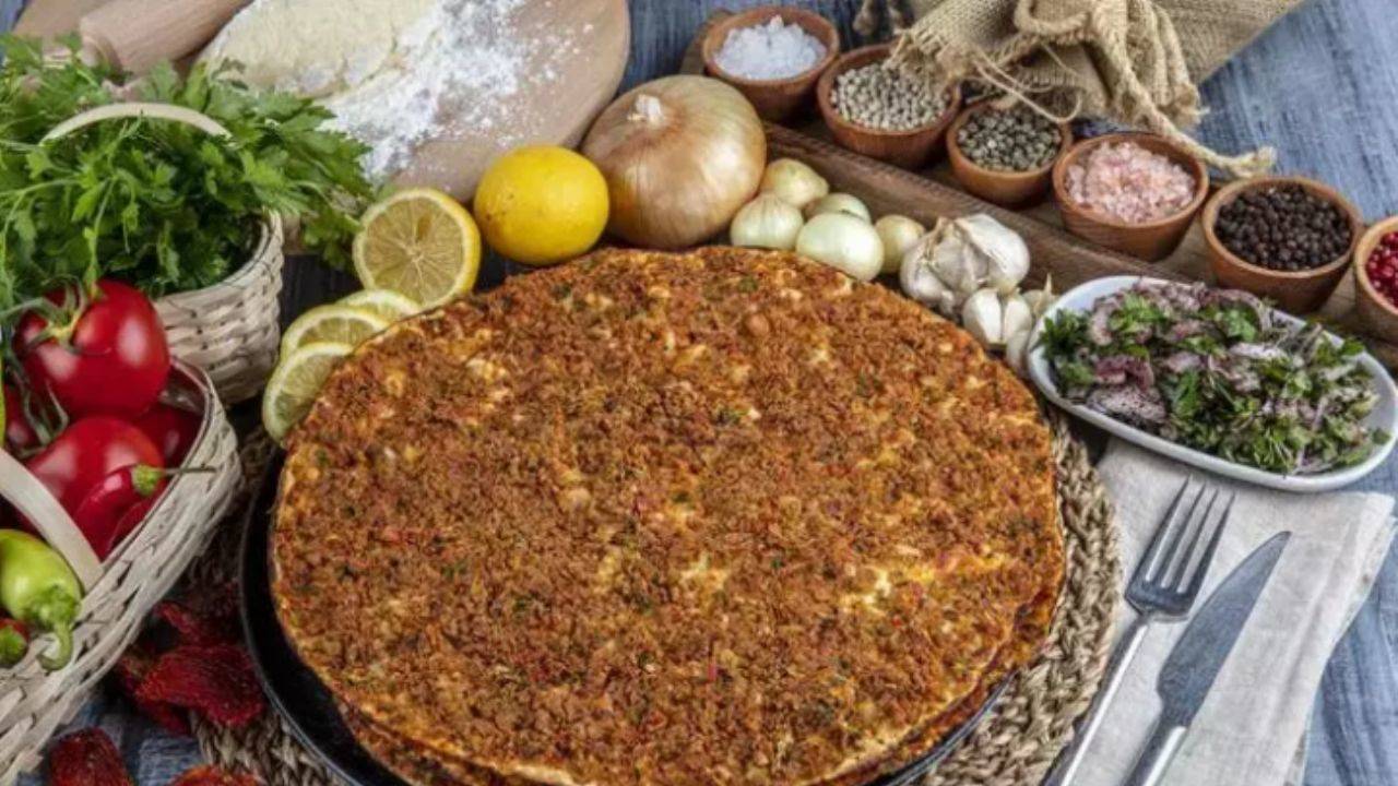 MasterChef tarzı lahmacun! Adım adım yapımı