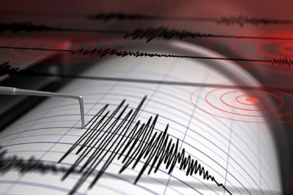 İran'da 5,2 büyüklüğünde deprem meydana geldi