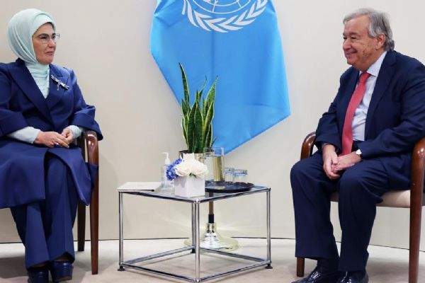 Emine Erdoğan, BM Genel Sekreteri Antonio Guterres'le görüştü