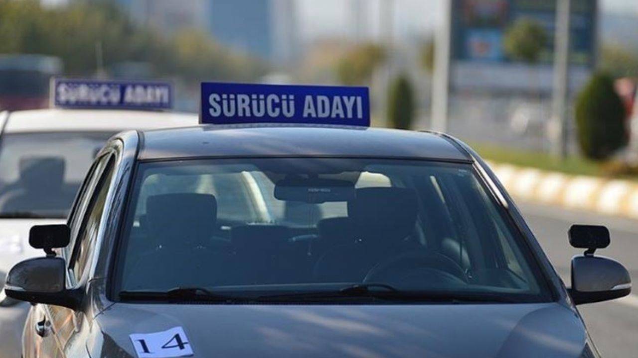 Beylikdüzü'nde direksiyon sınavında dehşet: Bıçaklı saldırı