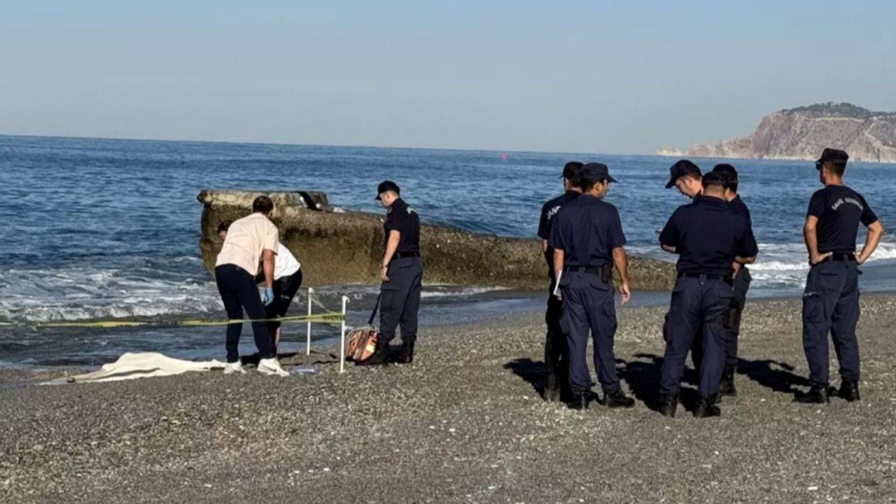 Alanya’da sahilde dehşet: 20 yaşındaki gencin cansız bedeni bulundu!