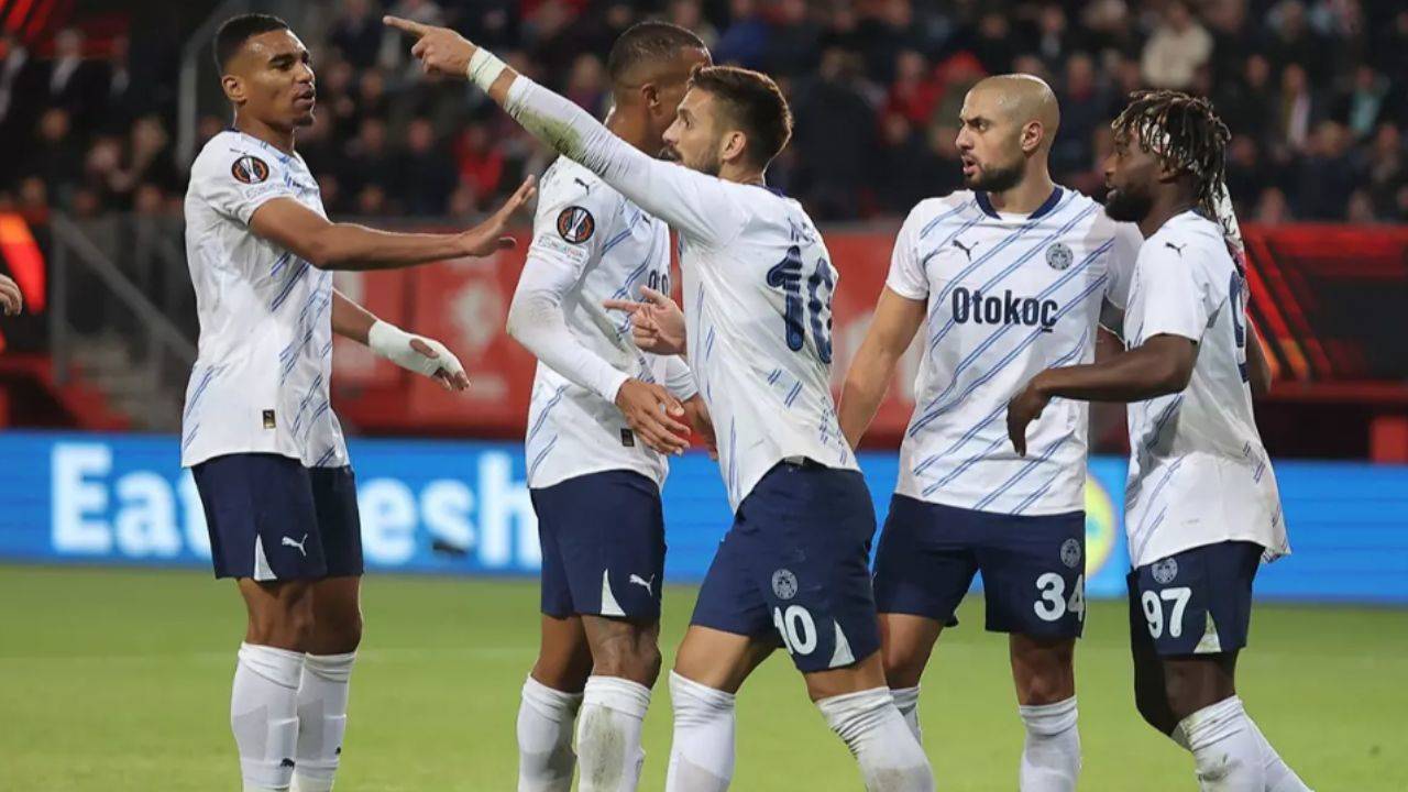 Fenerbahçe, Twente deplasmanında son anda kurtuldu!