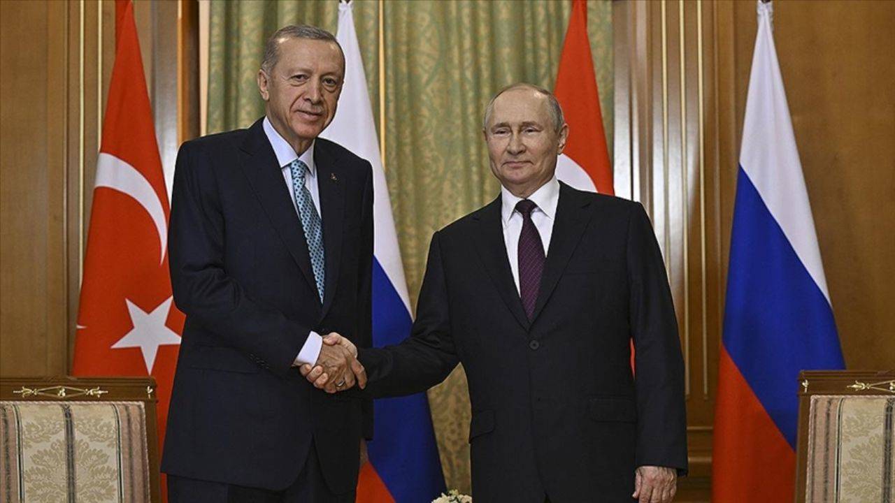 Erdoğan, Putin'i arayıp tebrik etti