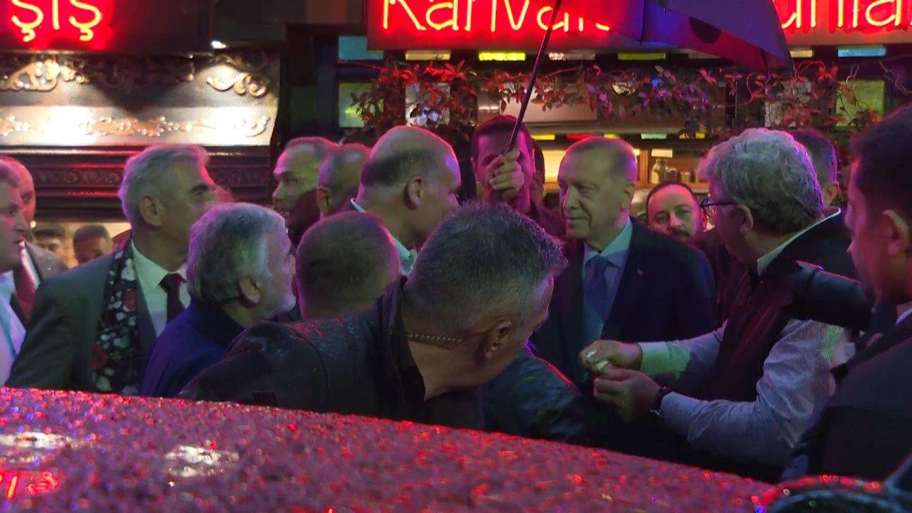 Erdoğan'dan esnaf ziyareti