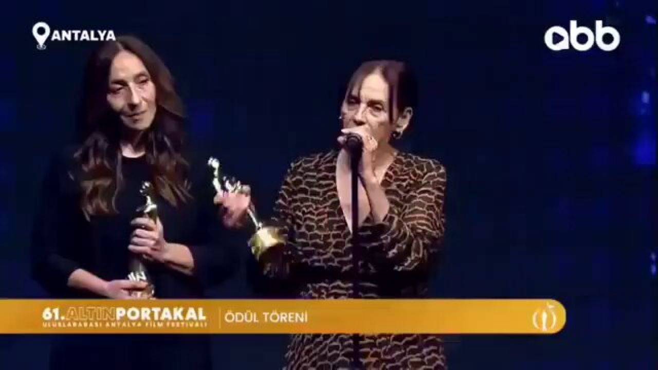 Antalya Altın Portakal Film Festivali’nde oyuncu Nur Sürer, aldığı ödülü Yılmaz Güney’e ithaf etti.