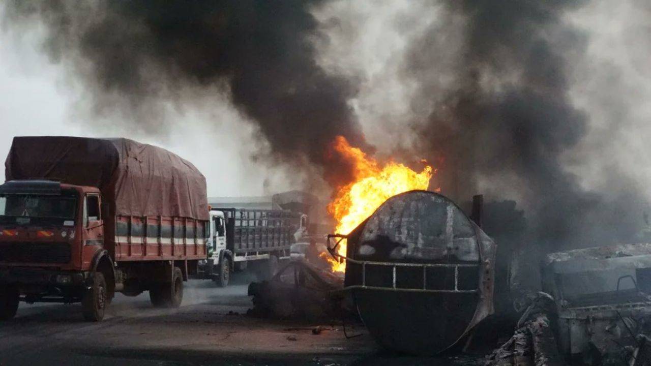 Nijerya'daki tanker faciasında 94 kişi yanarak öldü