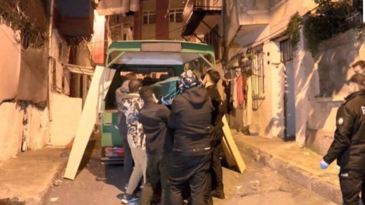 İstanbul’da dehşet! Beyoğlu’nda anne ve bebeği evlerinde cansız bulundu