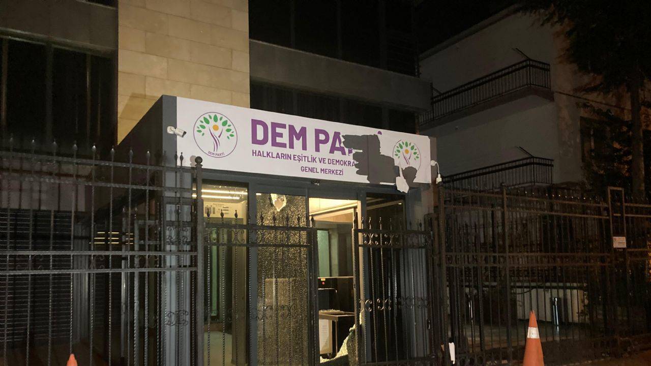 DEM Parti Genel Merkezi'ne taşlı saldırı