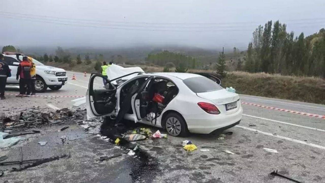 Erzincan'da korkunç kaza: 8 Ölü, 1 yaralı