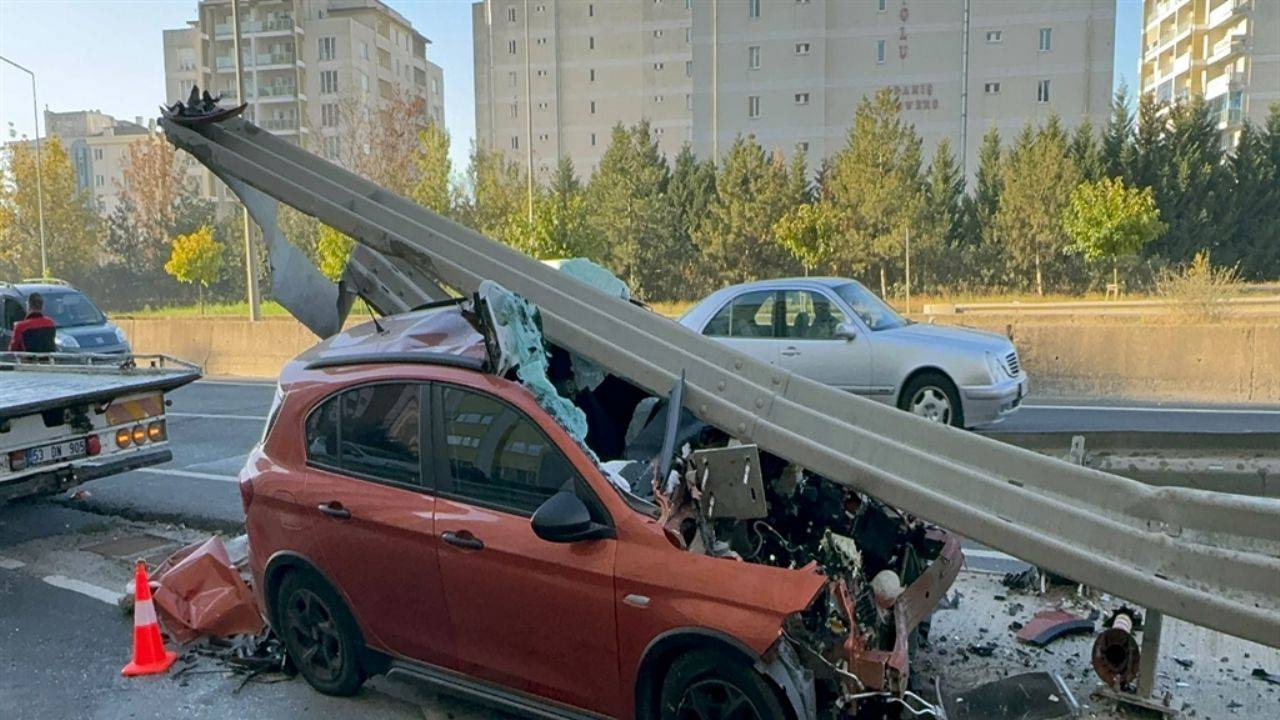 Sürücü bariyerin altına giren araçtan yara almadan çıktı