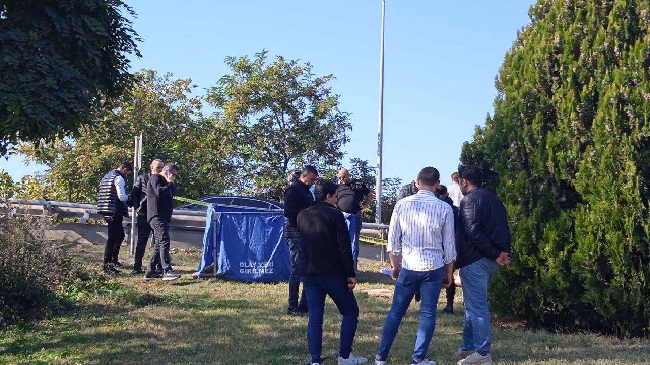 Pendik'te yol kenarında erkek cesedi bulundu