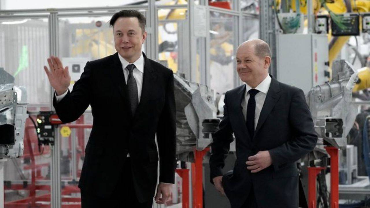 Scholz'dan Elon Musk'a: Kendisi bir devlet başkanı değil!