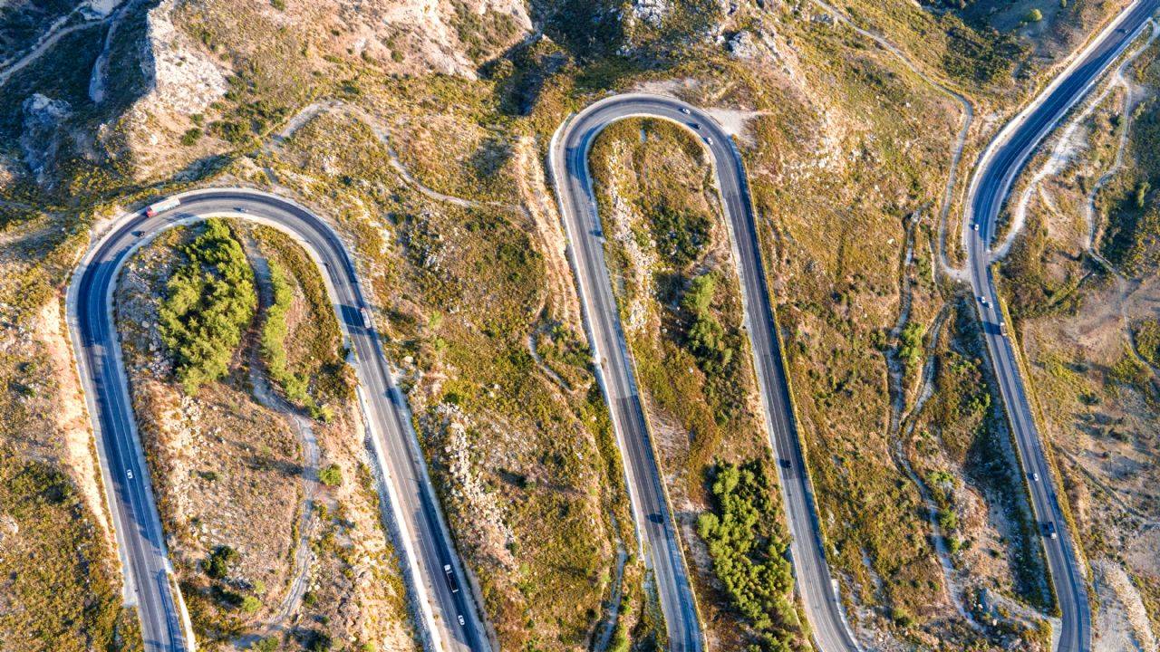 Konya-Antalya arasındaki kıvrımlı yol havadan görüntülendi