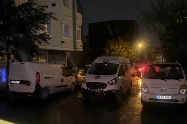 Arnavutköy'de eşini bıçakla ağır yaraladı