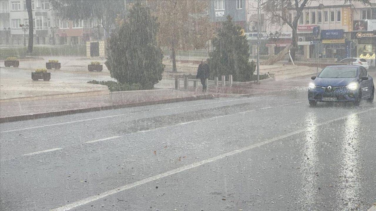 Meteorolojiden kuvvetli sağanak, rüzgar ve kar uyarısı