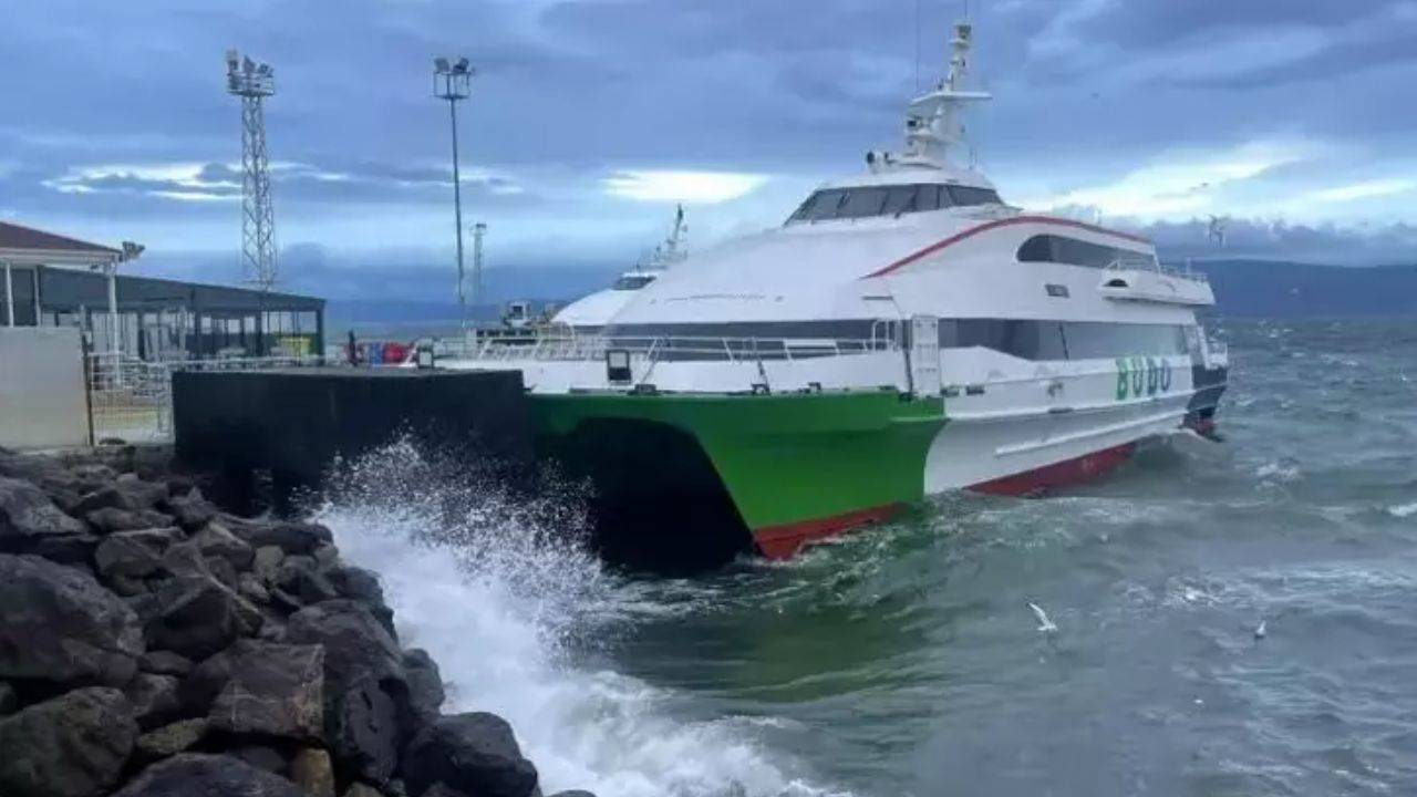 İstanbul'da deniz ulaşımı durdu: Seferler teker teker iptal edildi