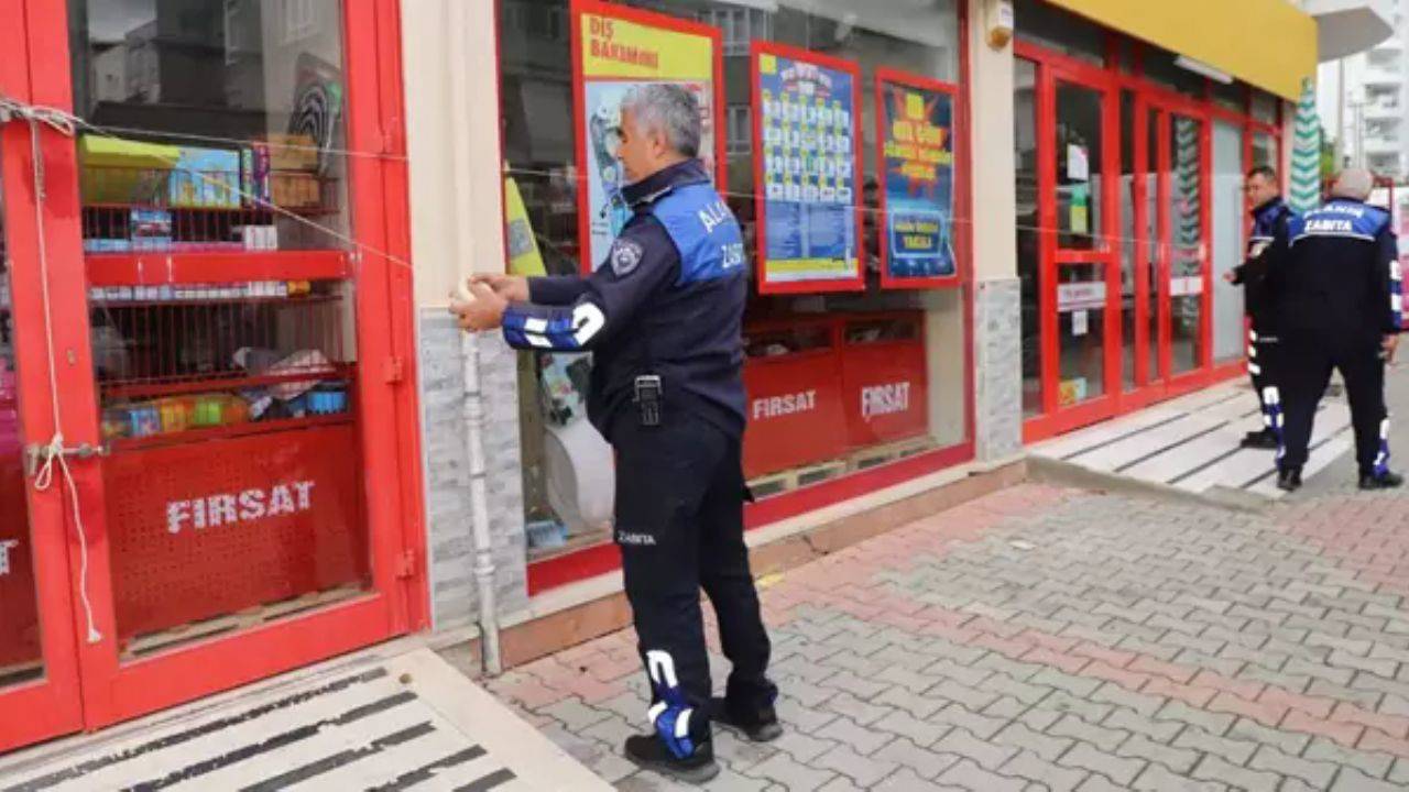 Antalya'da zincir market mühürlendi! Bozulmuş gıda ürünleri halk sağlığını tehdit etti