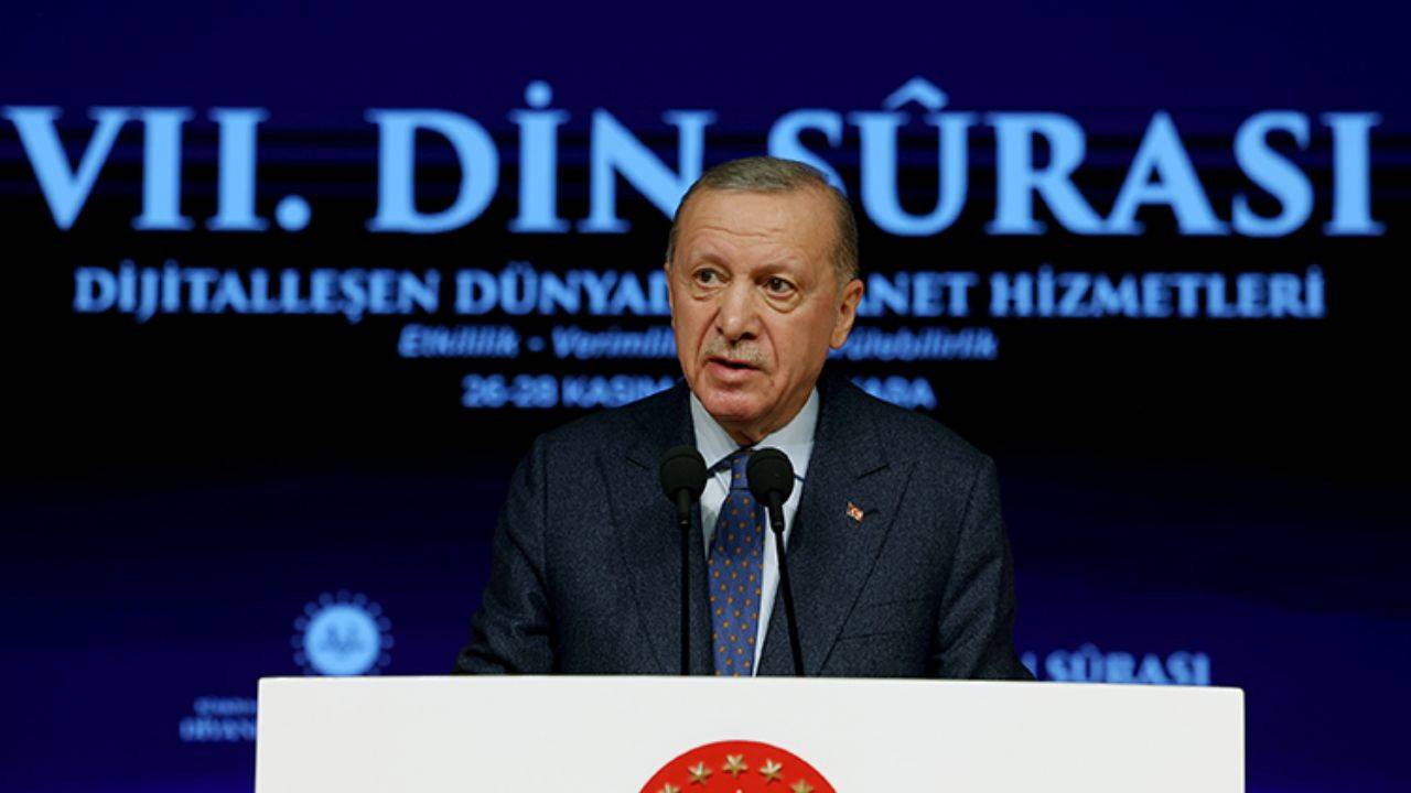 Erdoğan: 'Dininizin adamı olun, şovmenlik yapmayın'