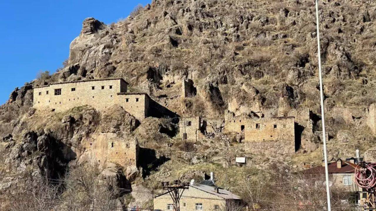 Hakkari'de 400 yıllık T-tarih, turizme kazandırıldı